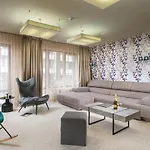 Хотел орес бутик 5*